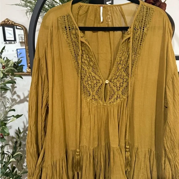 Free People oversized Gold / brown Tiered Long Sleeve Blouse size small - Picture 3 of 10